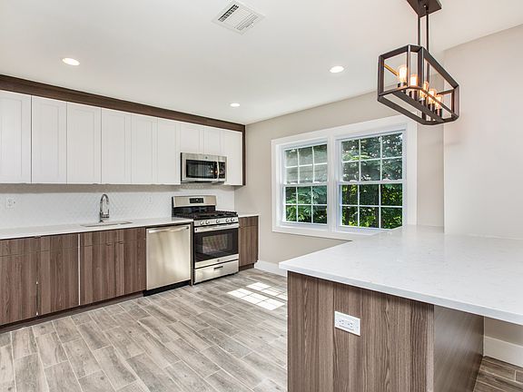 Kitchen angle 2