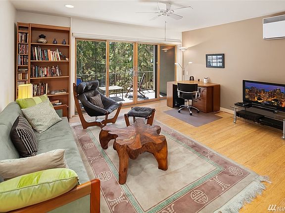 3rd image of 6333 Lake Washington Blvd NE APT 302