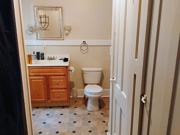 5th image of 10 Chester St APT 4
