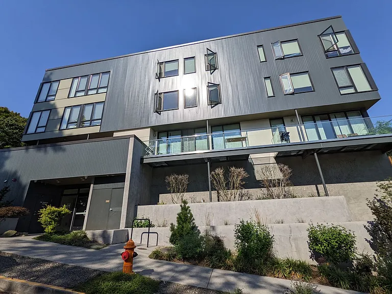 Viewpoint Terrace Apartments — Photo 41