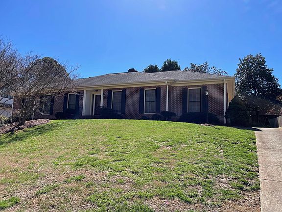 Front of house (picture 2) - Professionally maintained exterior maintenance included