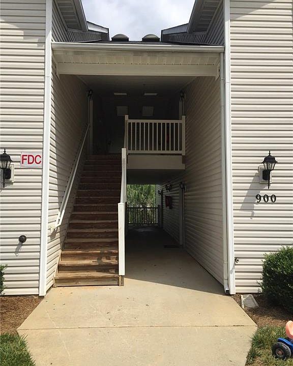 1st image of 900 Hanahan Ct Unit 3C