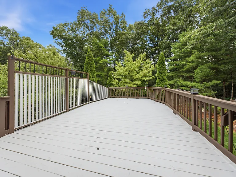 7 Sherborne Cir — Photo 30