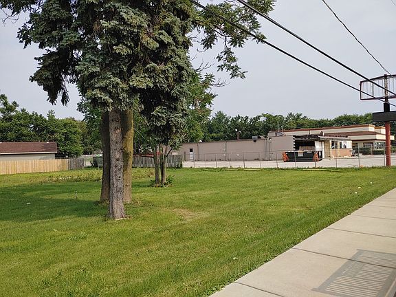3rd image of 15201 Cicero Ave