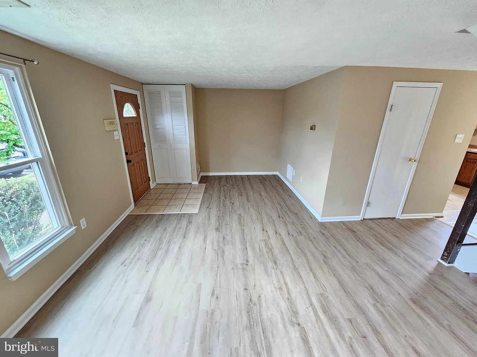 3 bed, 1.5 bath, 1120 sqft, $2,095 — Photo 4