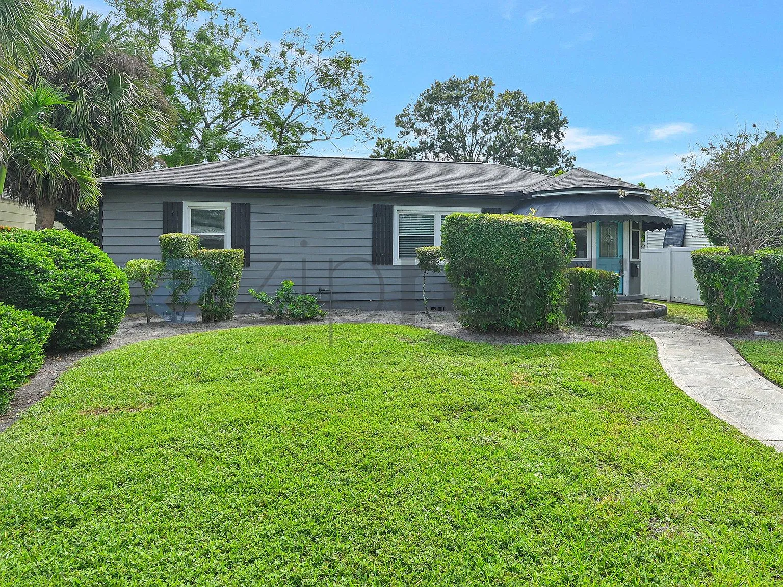 3 bed, 1.5 bath, 1259 sqft, $2,800 — Photo 2