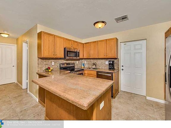 5th image of 2649 NE 13th Ave