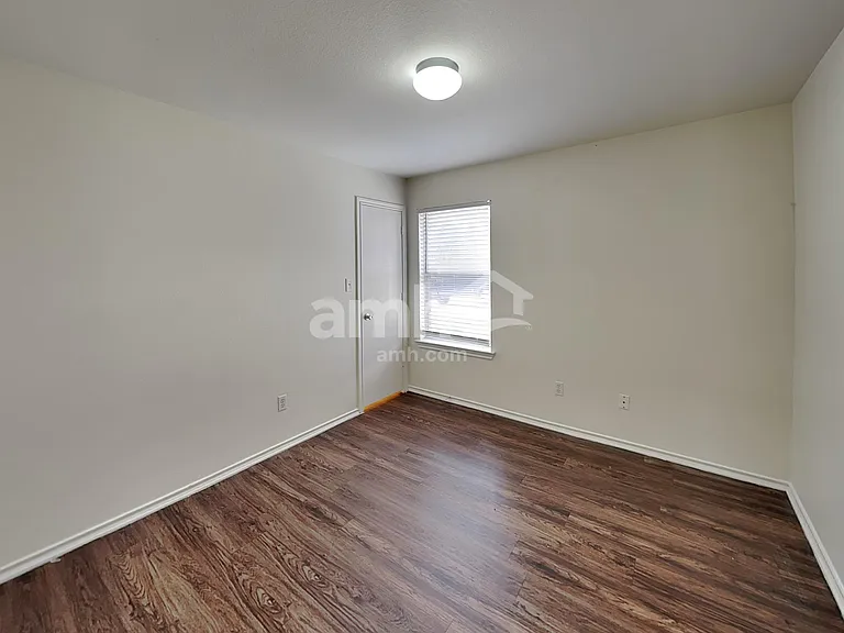 211 Remington Run — Photo 17