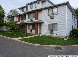 14 Richmond Ct, Staten Island, NY 10303