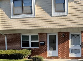 1106 Silver Ct, Hamilton, NJ 08690
