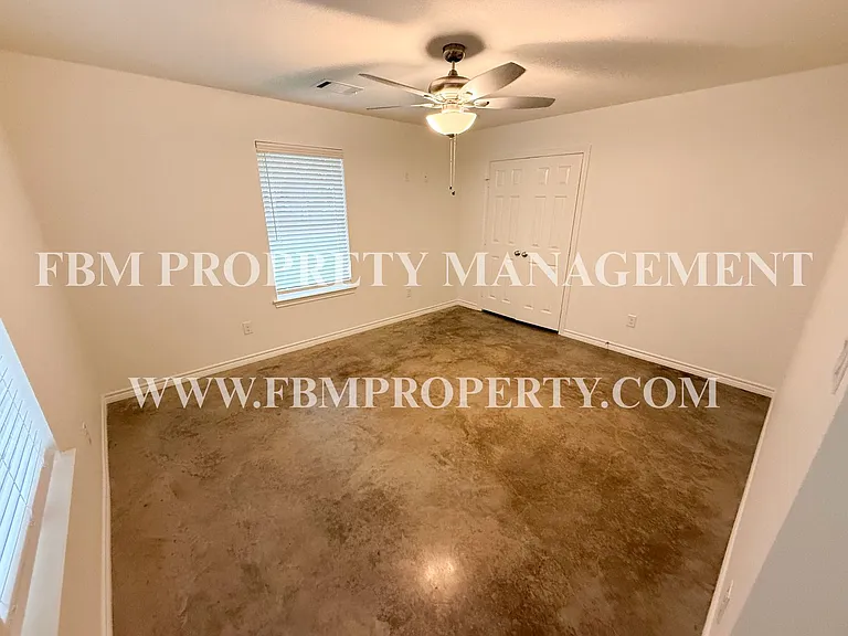 114 E Camden St - Brand New 2 Bedroom, 2 Bathroom Duplex Located in Rice, TX! — Photo 14