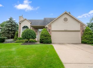 7657 Vamoco Dr, Waterford, MI 48327