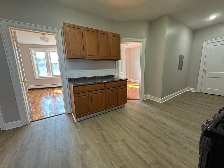 233 Fowler Ave #6 — Photo 3