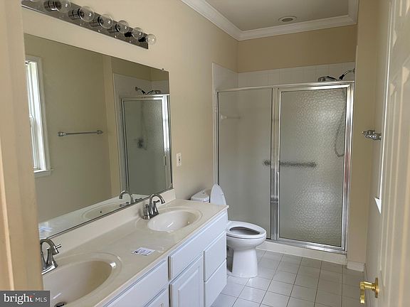3rd image of 2 Sugargrove Dr