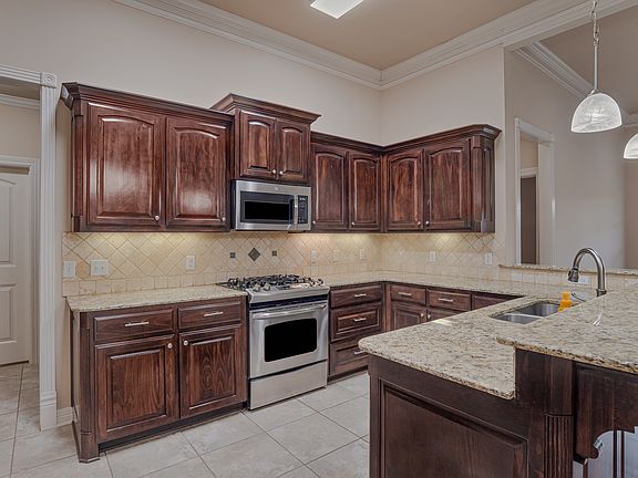 4th image of 507 Brompton Ln
