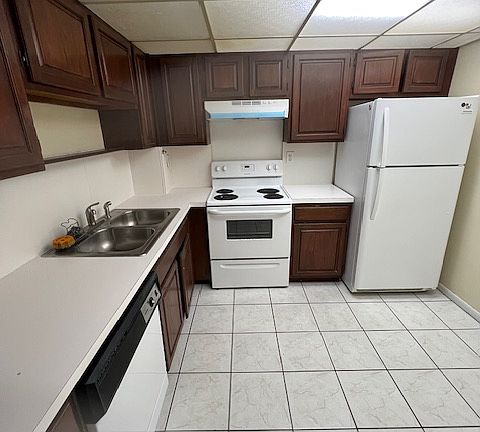 4th image of 1621 Collins Ave APT 210