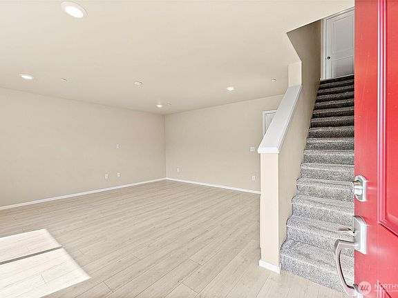 4th image of 17525 110th Avenue E #F