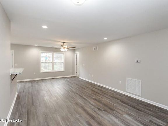 3rd image of 119 Kendallwood Dr
