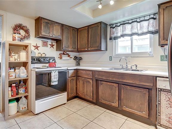 4th image of 5201 Plainfield Ave