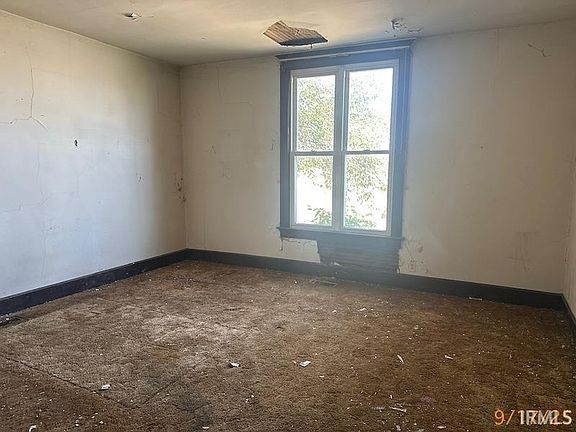 3rd image of 655 E Tennessee St
