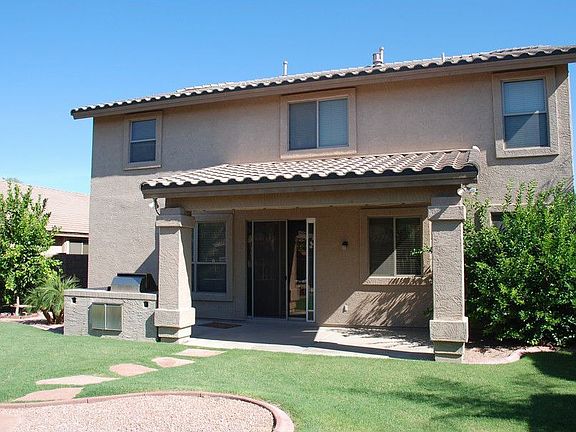 2nd image of 2915 E Elmwood Pl