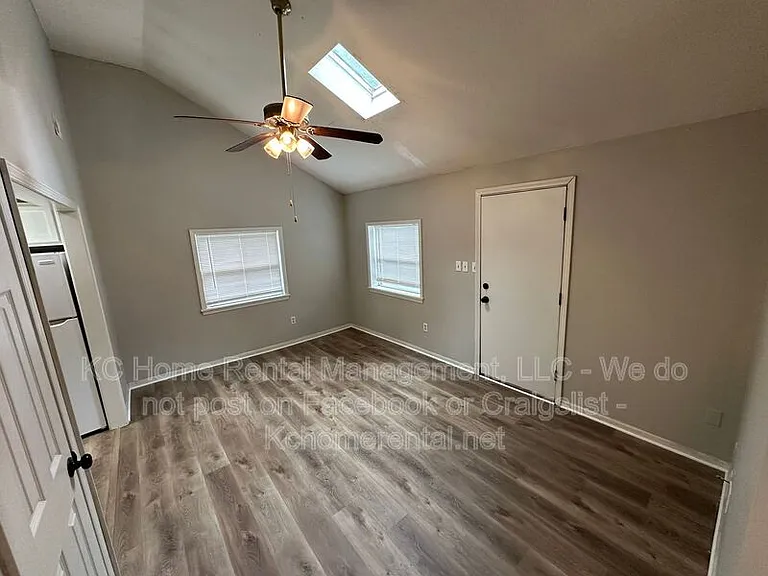 8538 England St — Photo 7