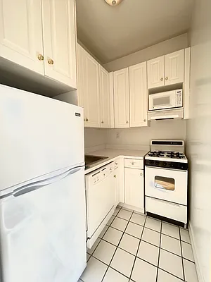 Rented by Corcoran | media 8