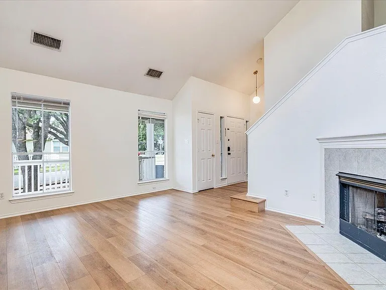 140 Schmidt — Photo 10