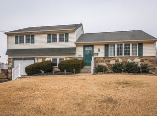 679 Stratford Rd, Warminster, PA 18974