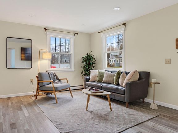 3rd image of 7 Farm Hill Road