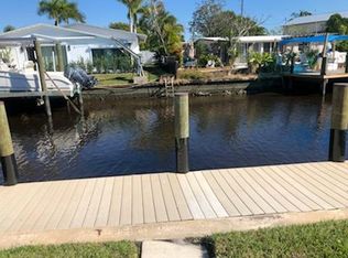 1817 Harbor Ln, Naples, FL 34104