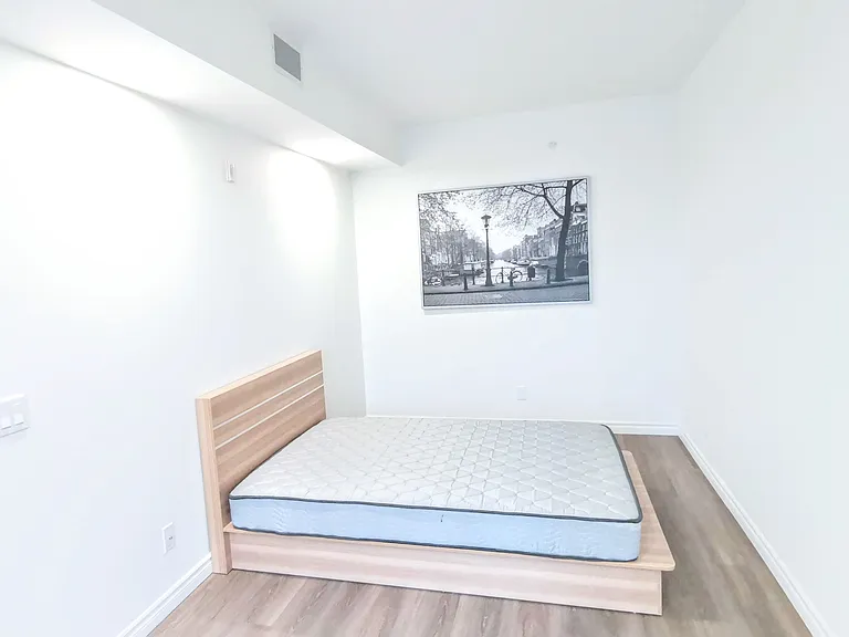 268 Lester St #711 — Photo 7