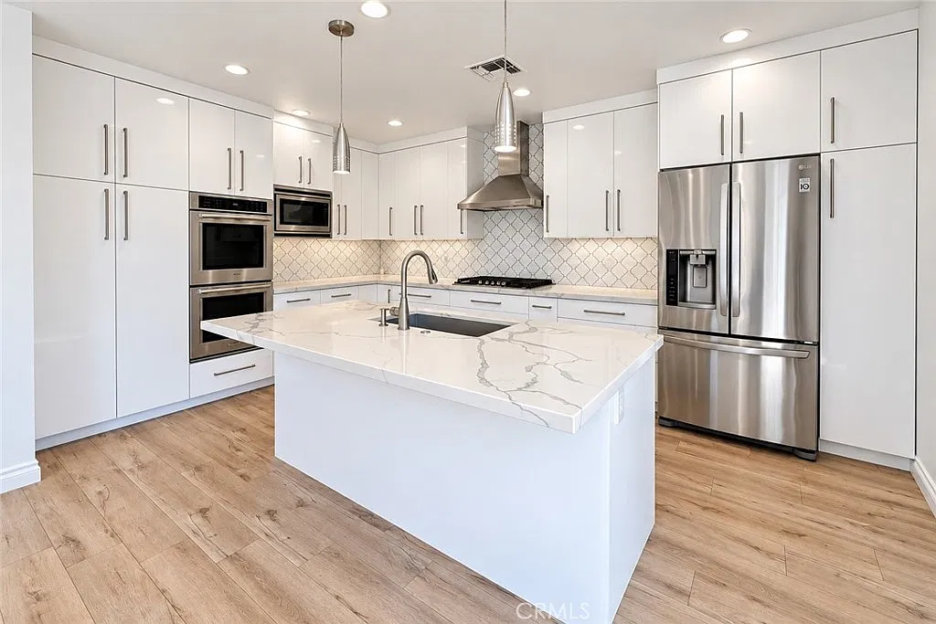 4 bed, 1966 sqft, $5,500 — Photo 4