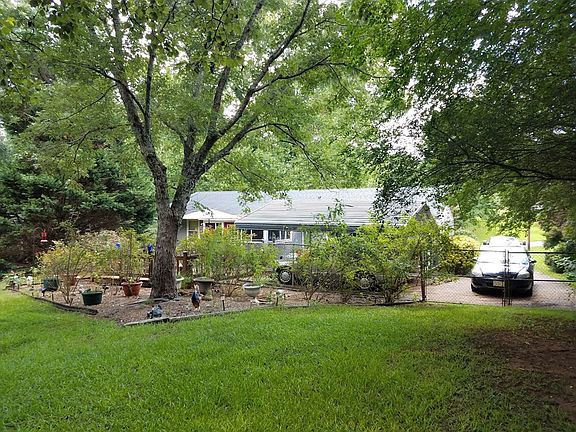 3rd image of 6872 Autumn Hills Dr