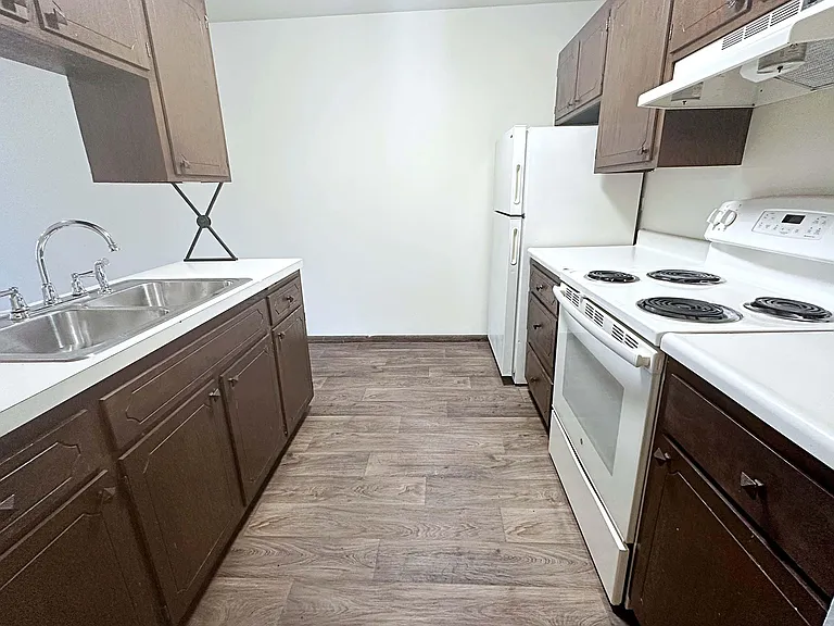 Southgate Apartments — Photo 72