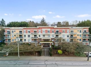 Sterling Court, Victoria, BC V8T 2B3