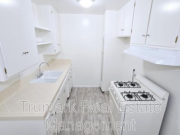 3rd image of 323 N Howard St APT 8