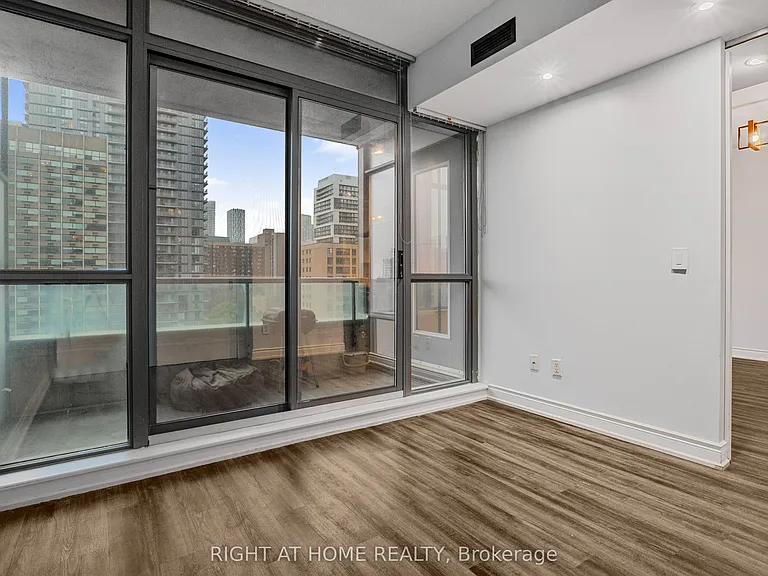 281 Mutual St #1102 — Photo 12