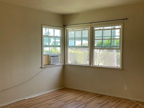 3rd image of 1224 25th St #F