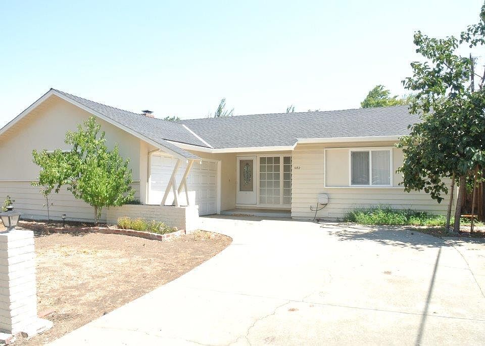 1st image of 682 Westridge Dr