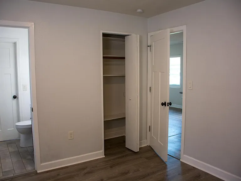 86 Hurwood Ave — Photo 26
