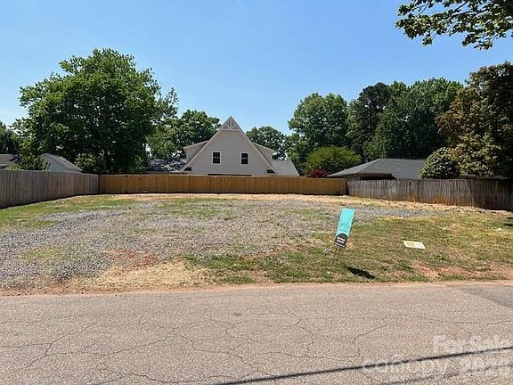 4th image of 814 Bertonley Ave