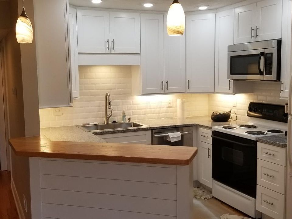 1st image of 625 Country Club Dr APT B13