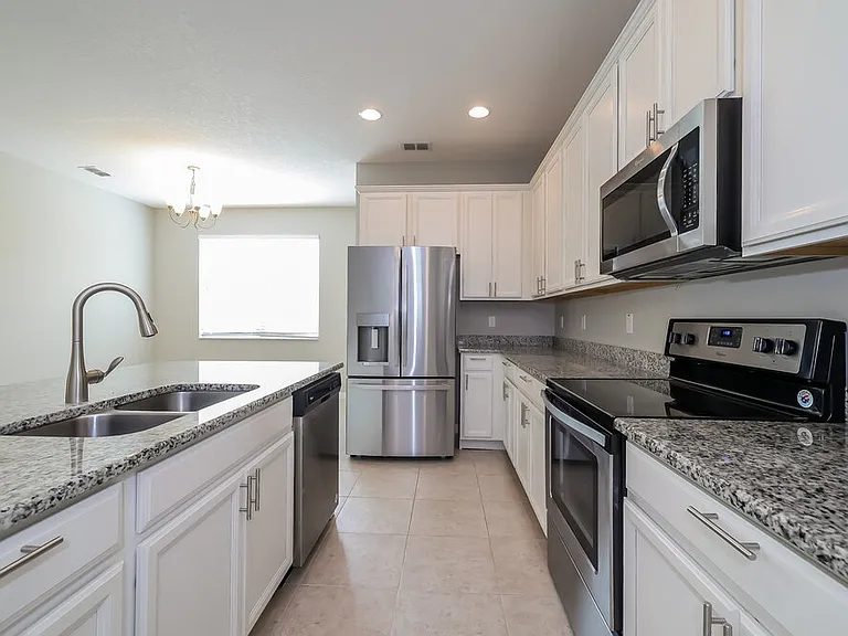 1392 Merion Dr — Photo 8