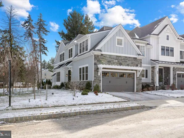 6200 Argos Dr, Blue Bell, PA 19422