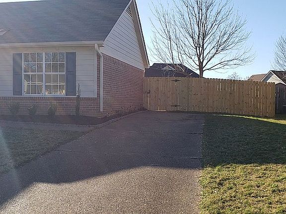 4th image of 120 Village Dr E