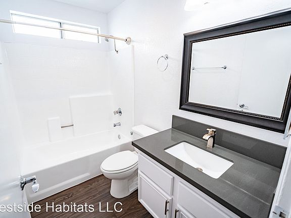 5th image of 14230 Victory Blvd #105