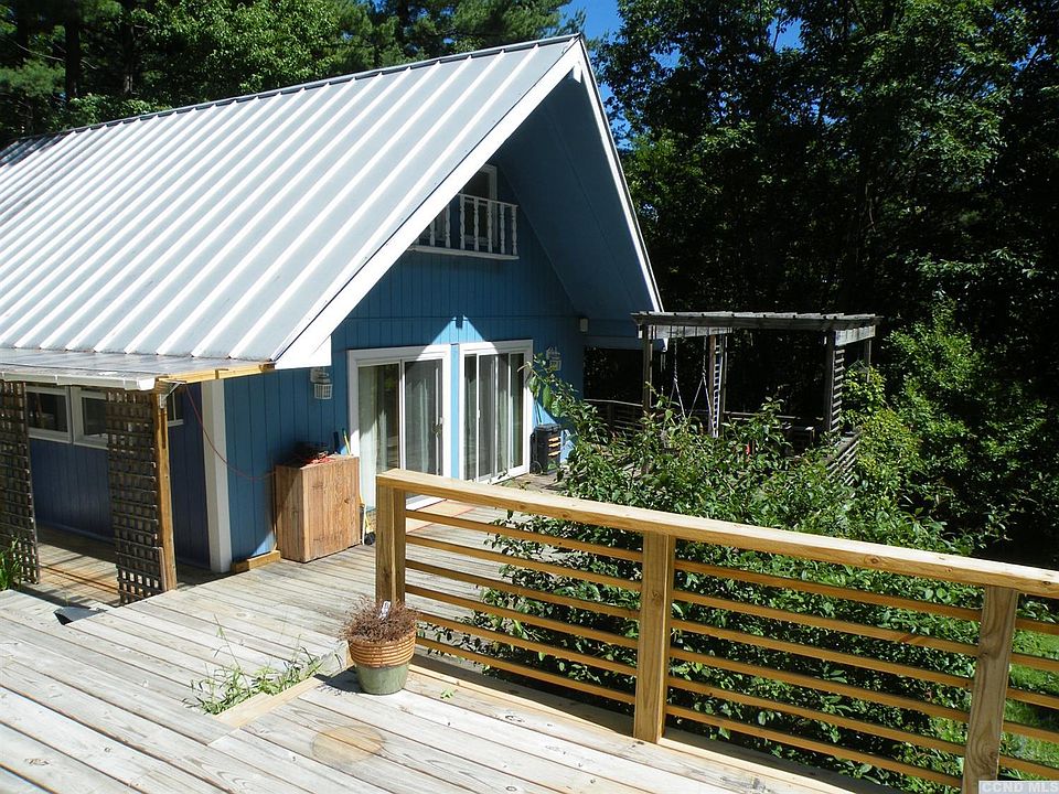 1st image of 749 Oak Hill Road