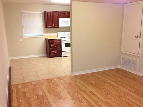 3rd image of 618 Leontine St #A