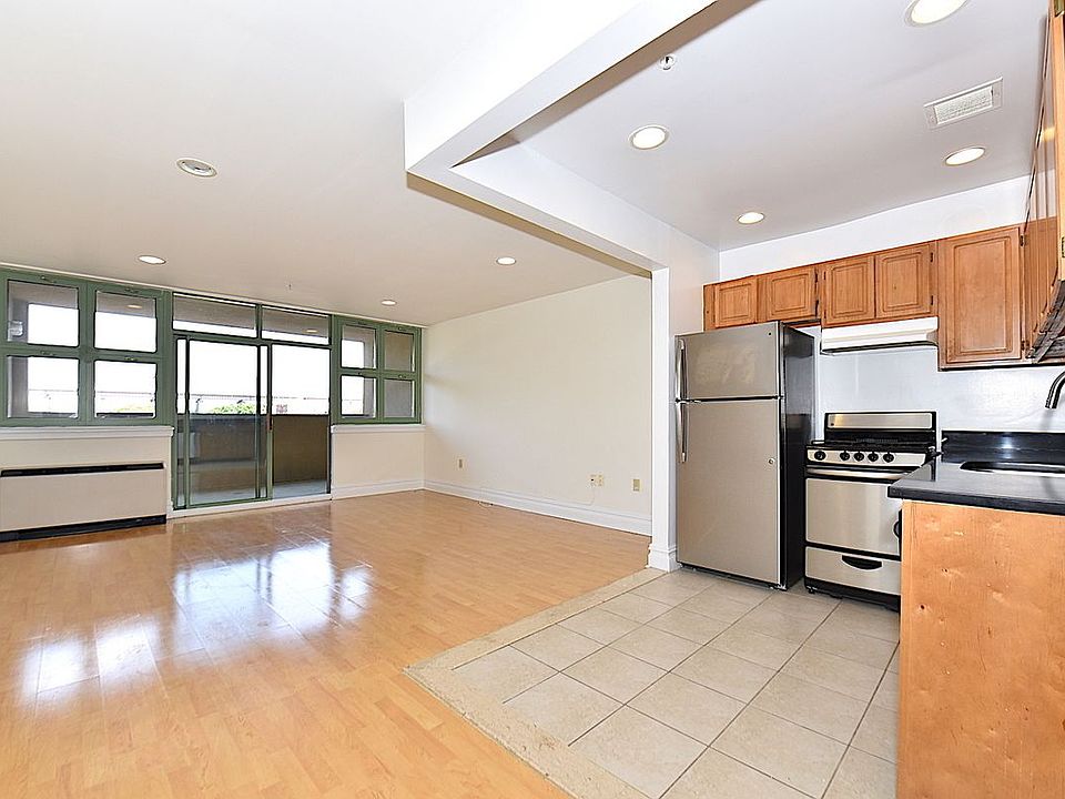 1st image of 1919 24th Ave APT L313